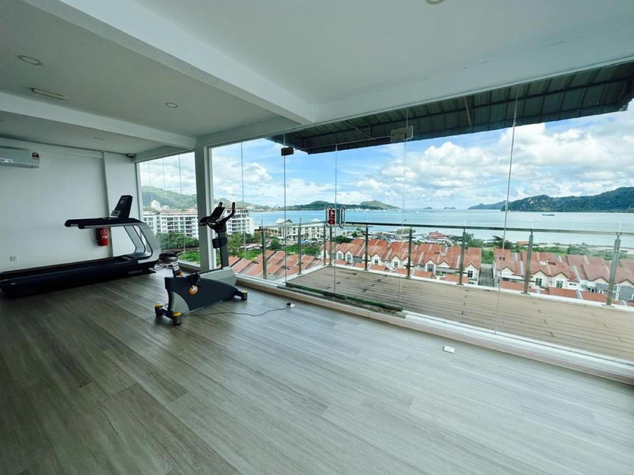 Maya Seaview Families Suite Apartment + Sky Pool Kuah Ngoại thất bức ảnh
